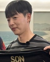 收藏品！第一件洛杉矶FC孙兴慜签名球衣出炉